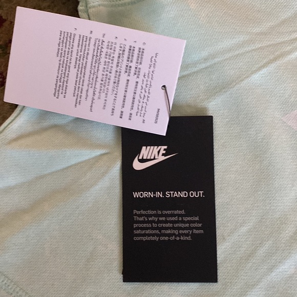 🌻SALE🌻 Nike crop  top - Picture 7 of 11